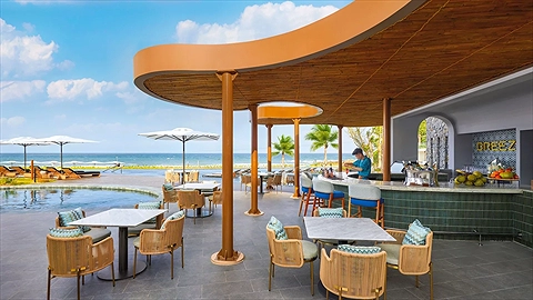 Quầy Bar bên bể bơi thoáng mát