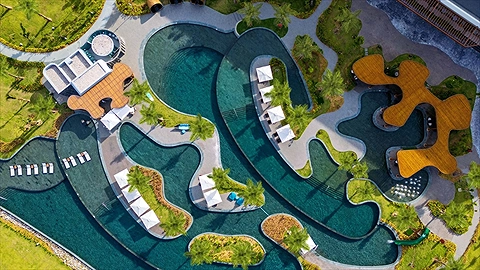 Bể bơi với thiết kế độc đáo