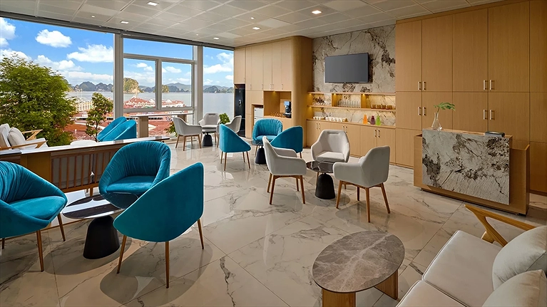 Phòng chờ tại cảng Ao Tiên