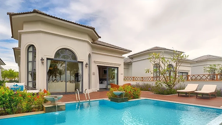 Villa hướng biển với bể bơi riêng