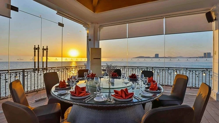 Phòng riêng phục vụ bữa tối đáng nhớ cho gia đình