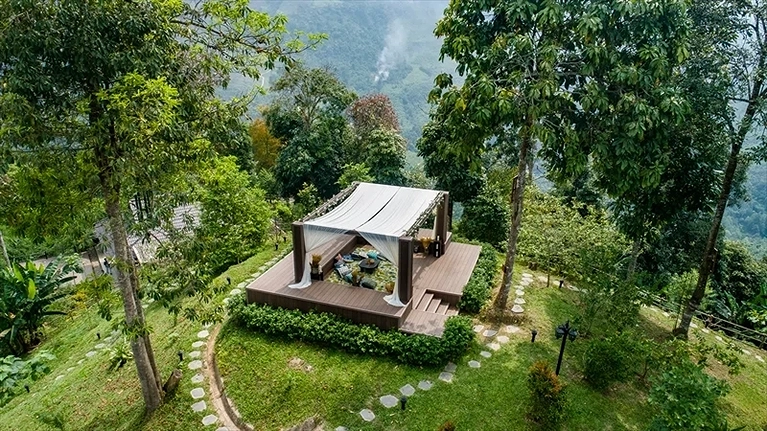 YOLO Mount quan sát bao quát cả một vùng rộng lớn