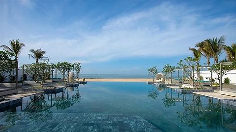 Hồ bơi khu vực The Level