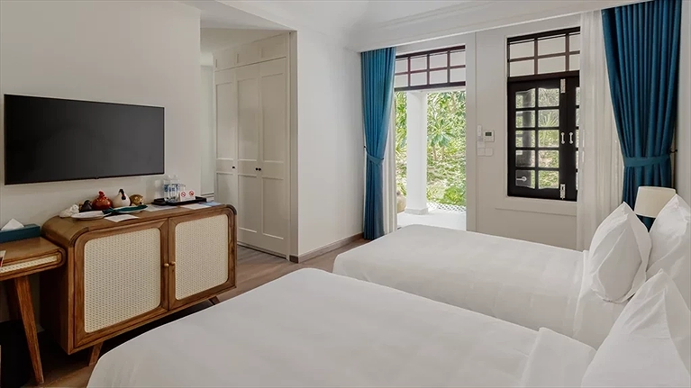 Bungalow Garden view