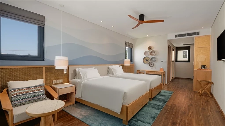Superior Seaview Twin Room