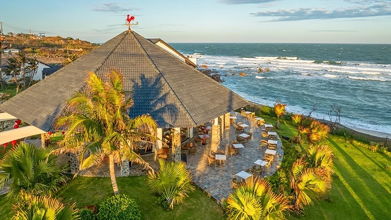 Le Coq Restaurant & Bar