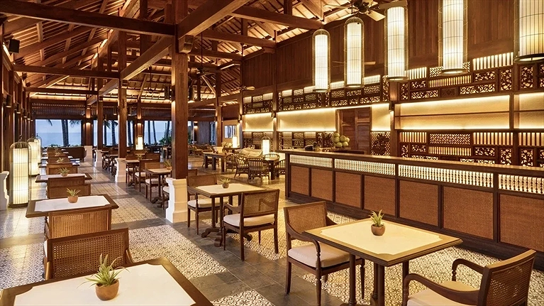 Nhà hàng Làng Việt