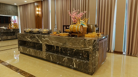 Nhà hàng trung tâm