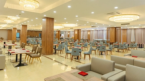 Nhà hàng trung tâm