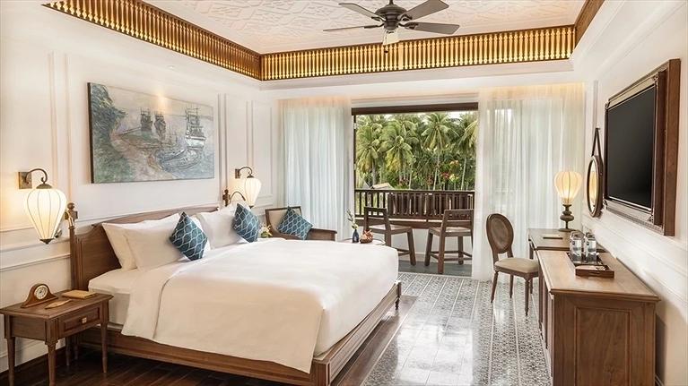 Deluxe Room - King Bed