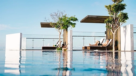 Hồ bơi vô cực tầng thượng