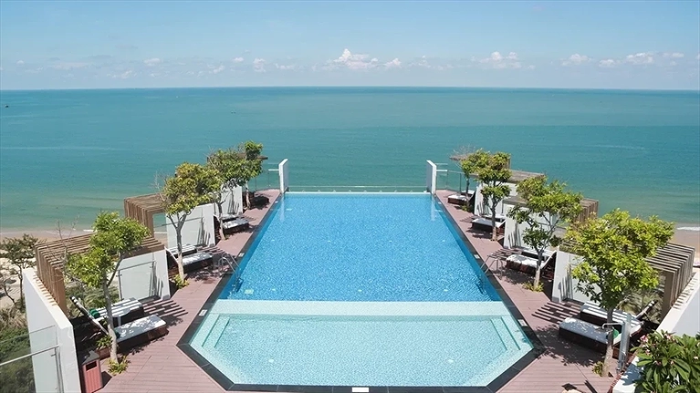 Hồ bơi vô cực tầng thượng