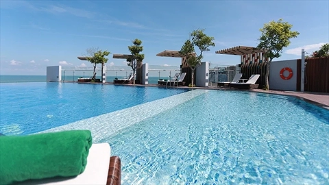 Hồ bơi vô cực tầng thượng