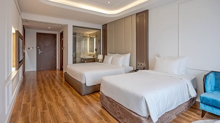 Premier Triple Mountain view