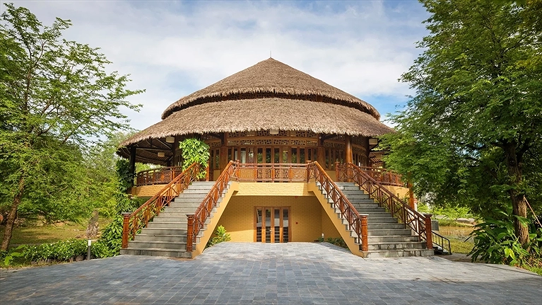 Nhà hàng Madam Chau