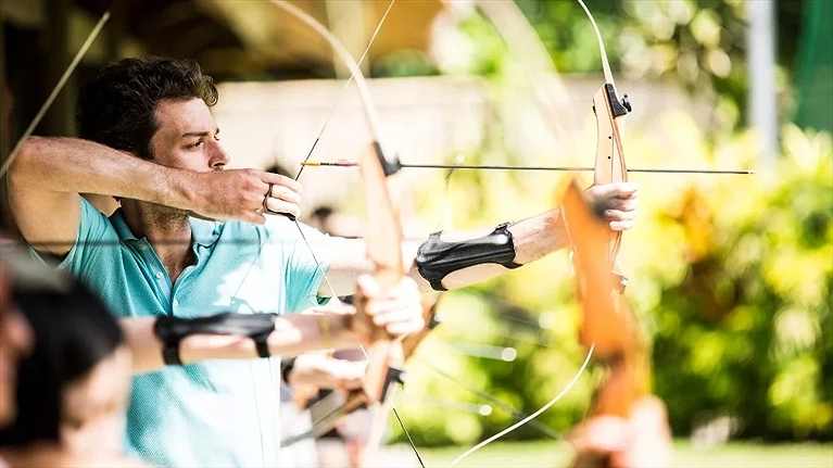 Thử sức bắn cung