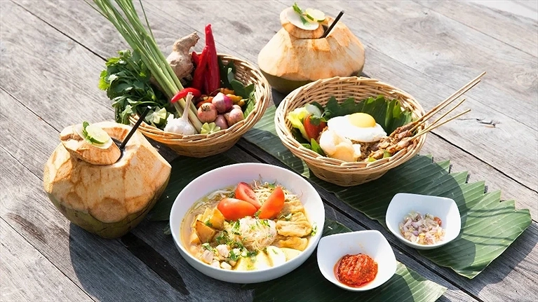 Bữa ăn truyền thống Bali đầy màu sắc và hương vị