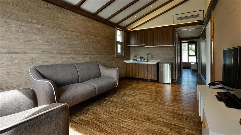 Bungalow 3-Bedroom Hillside