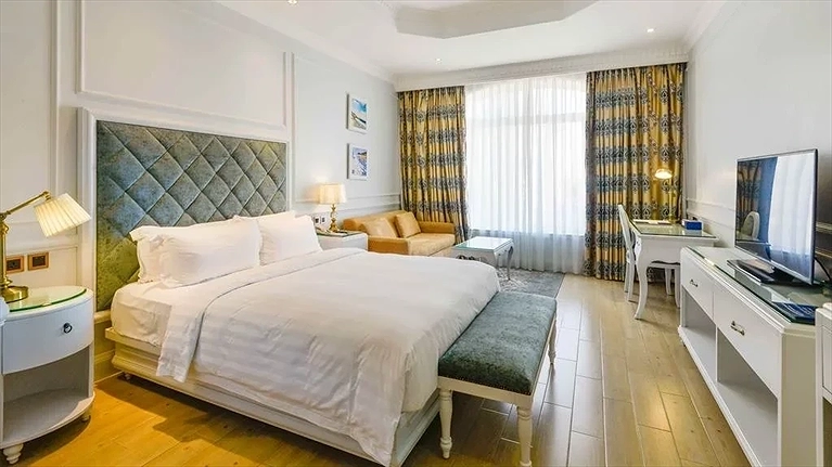 Deluxe Double Garden View