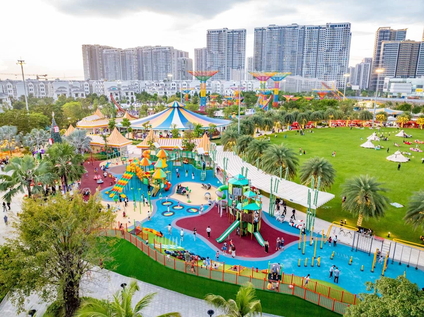 Vé VinWonders Grand Park Tại Thành phố Hồ Chí Minh