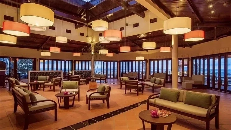 Nhà hàng  Lá Giang ấm cúng