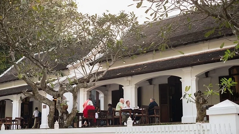 Khuôn viên bên ngoài nhà hàng