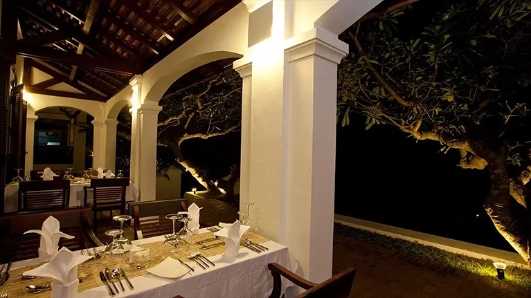 Nhà hàng phục vụ các bữa ăn