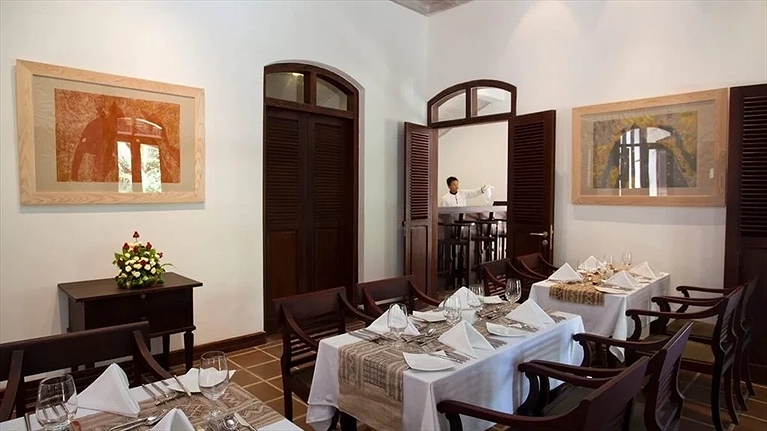 Nhà hàng phục vụ các bữa ăn