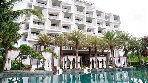 Hồ bơi ngoài trời