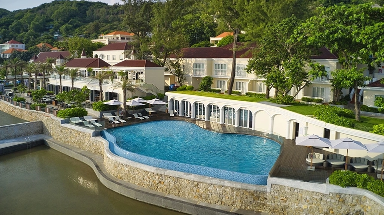 Hồ bơi tràn bờ