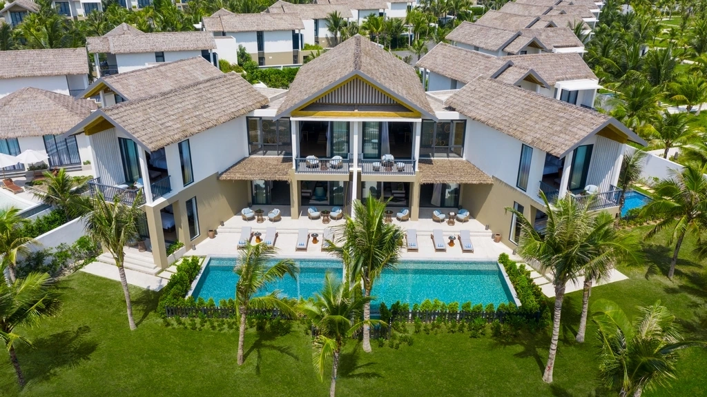 Beachfront Pool Villa