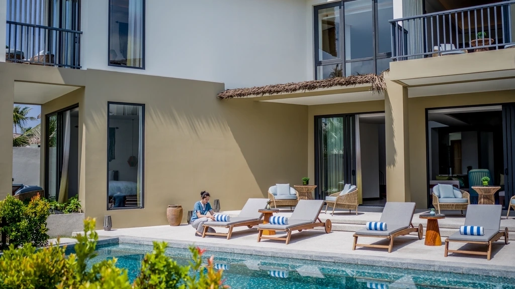 Beachfront Pool Villa