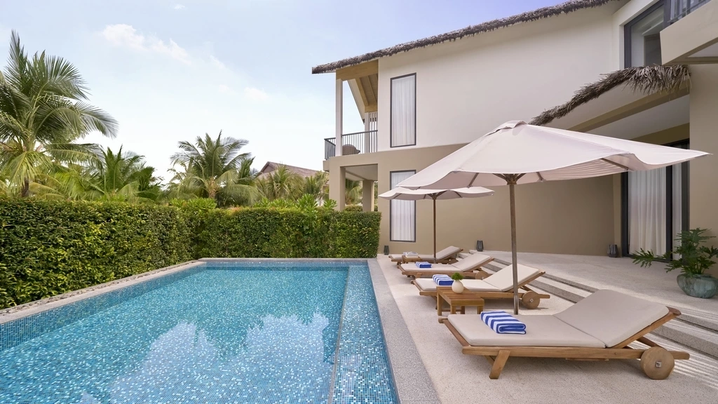 Grand Pool Villa