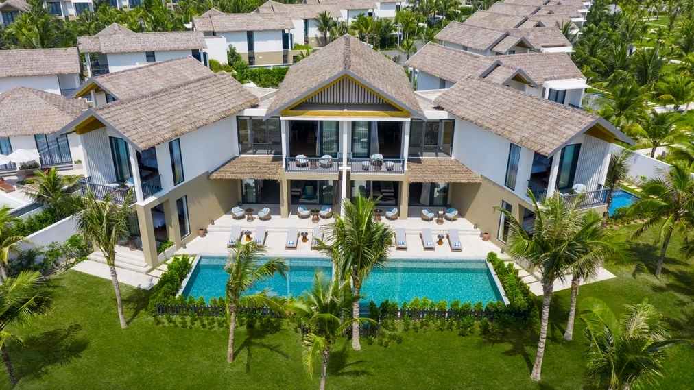 Grand Pool Villa