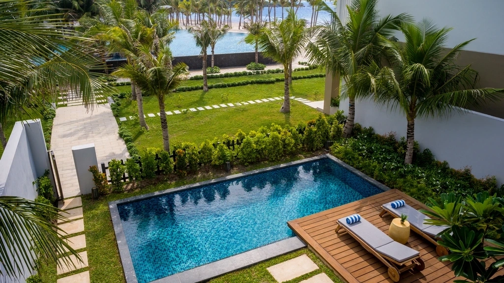 Ocean Pool Villa