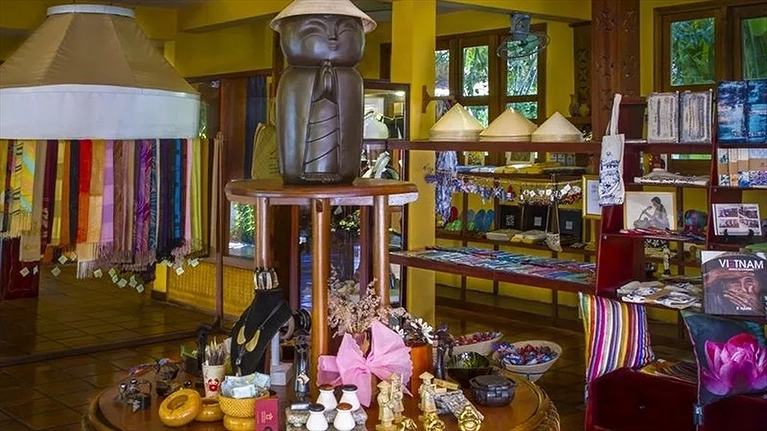 Cửa hàng đồ lưu niệm