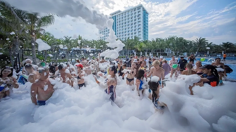 Hoạt động Foam Party