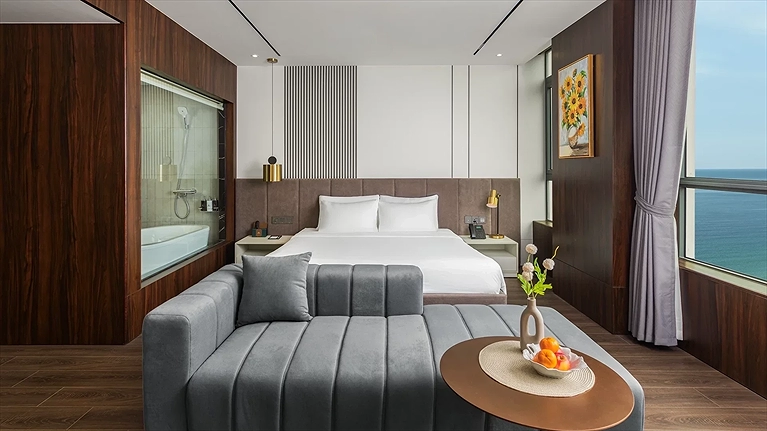 Grand Suite Partial Ocean View