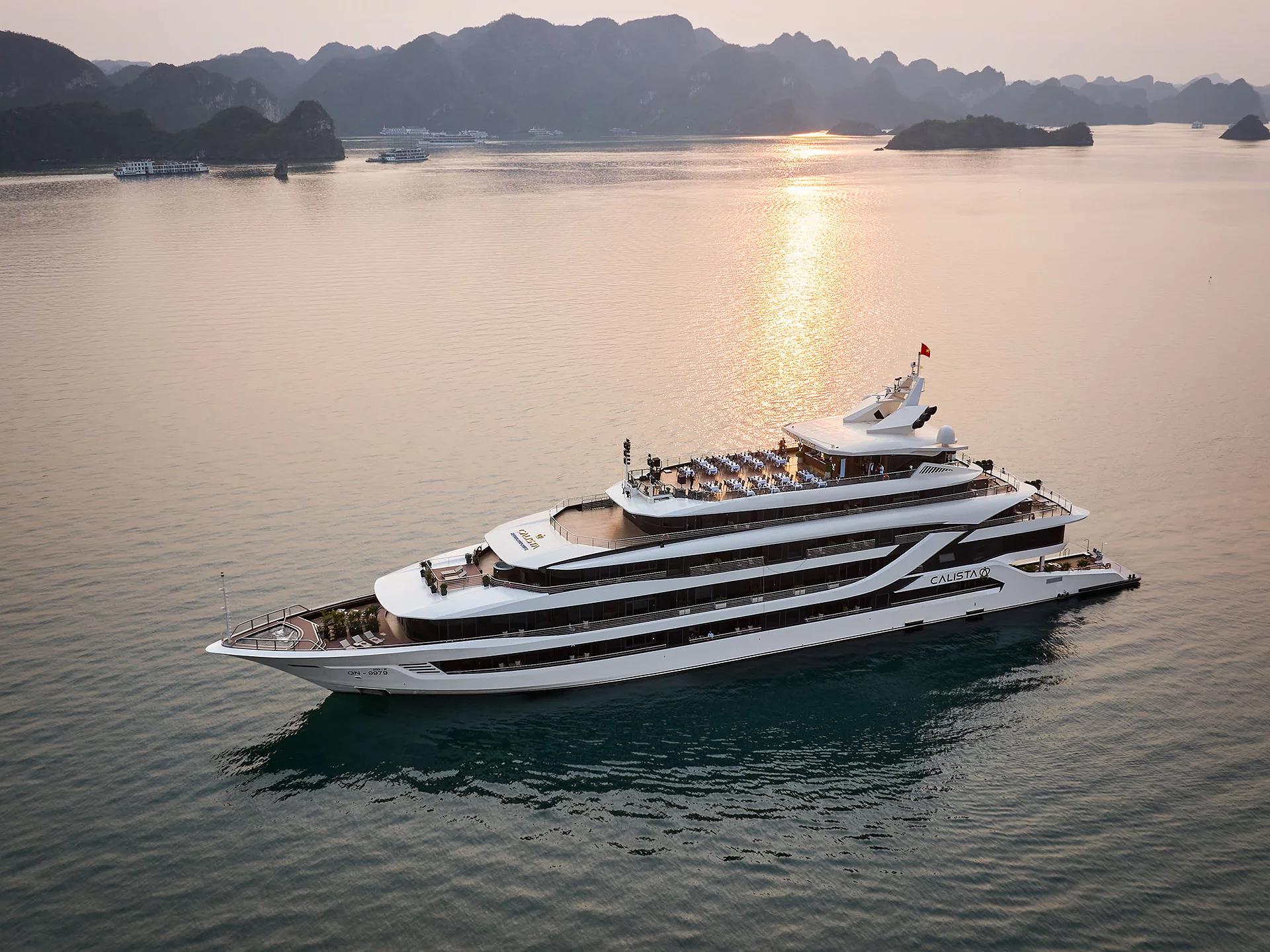 Du thuyền Calista Hạ Long Bay