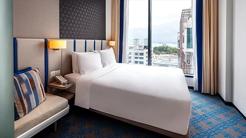 Standard Queen Sea View and High Floor