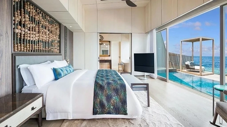 Overwater St. Regis Suite