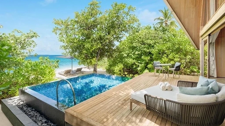 Beach Villa with Pool