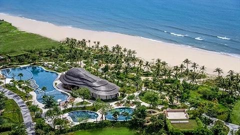 Toàn cảnh khu nghỉ nhìn ra bãi biển