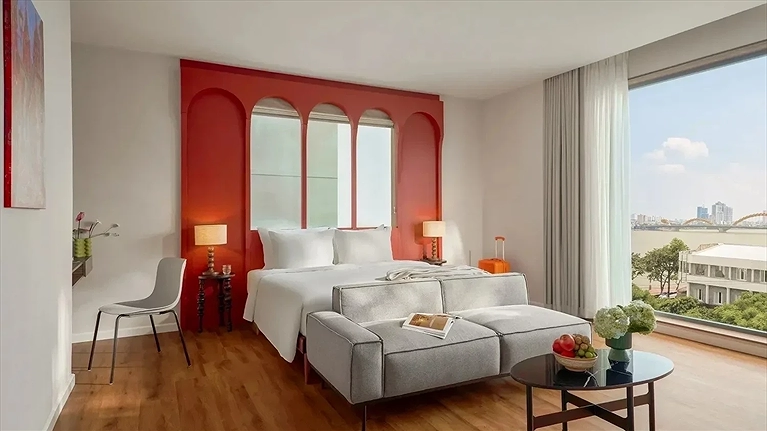 Suite Retreat River View