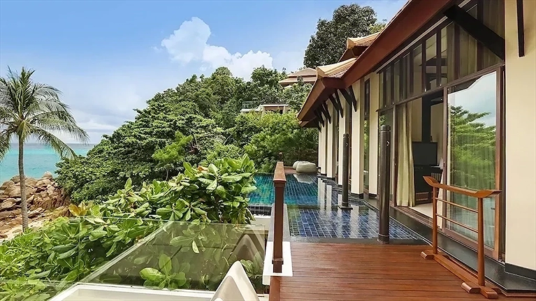 Partial Ocean View Pool Villa