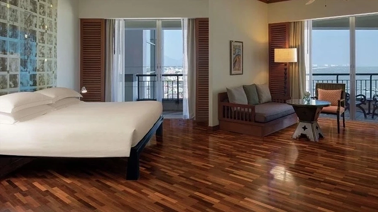 King Executive Jr. Suite