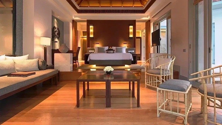 Ocean view pool villa