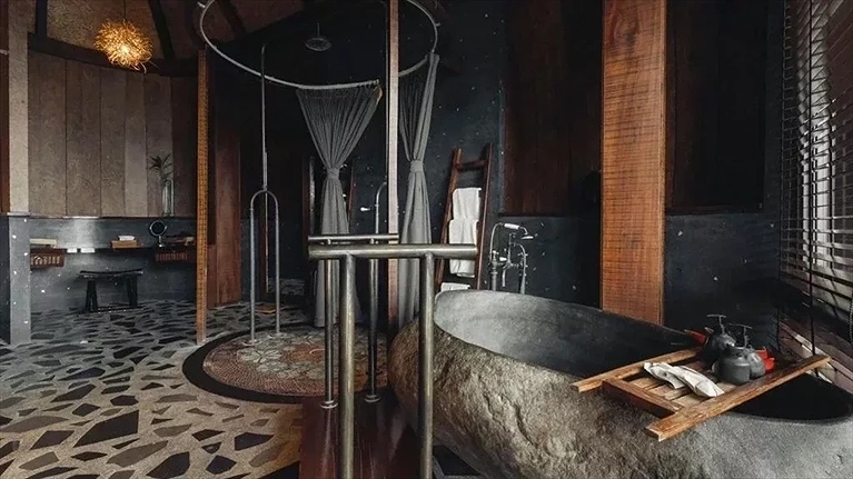 Bird's nest pool villas