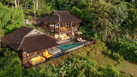 Beachfront Pool Villa Suite