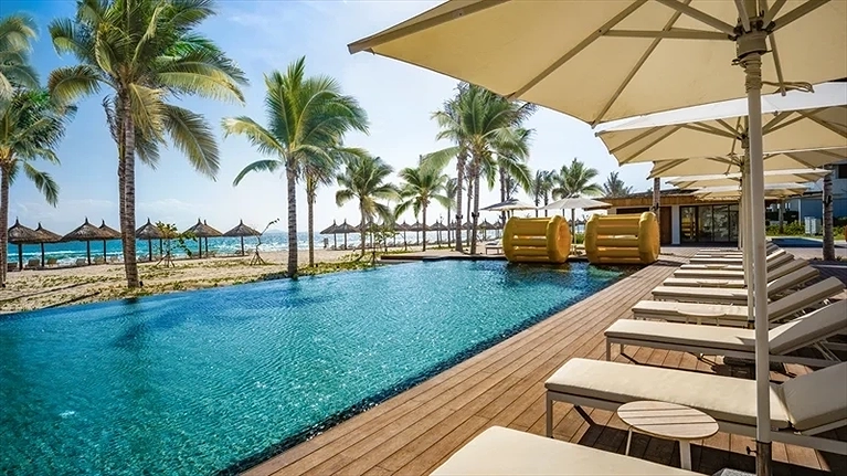 Khu vực hồ bơi chính